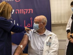 Pertama Kalinya, Vaksin Pfizer Dosis Keempat Dilakukan di Israel