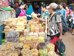 Pedagang Musiman di Jayapura Hadirkan Kue Kering Model Baru untuk Natal