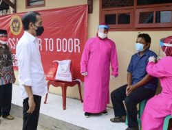 Vaksinasi Door to Door Ikhtiar Cegah Gelombang Ketiga Covid-19