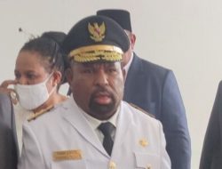 Ketua Dewan Adat Papua Desak Lukas Enembe Taat Hukum