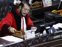 MK Ciptakan Kekacauan Hukum Karena Kabulkan Sebagian Gugatan Syarat Capres-Cawapres