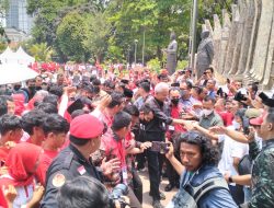 Tugu Proklamasi “Memerah” Dibanjiri Pendukung Ganjar-Mahfud