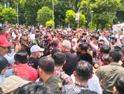 Barisan Para Pendukung Kawal Pendaftaran Ganjar-Mahfud ke KPU
