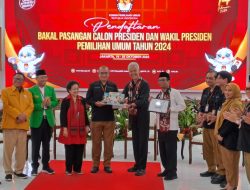 Resmi Daftar ke KPU, Pasangan Ganjar – Mahfud MD Siap Dengar Saran dan Masukan Masyarakat