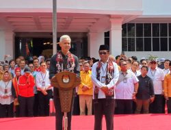 Pasangan Ganjar dan Mahfud Bersama Pendukung Daftarkan Diri ke KPU