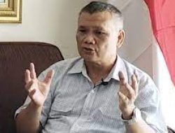 PAKAR HUKUM: KAPOLRI HENTIKAN SEMENTARA PENAGANAN KASUS PEMERASAN