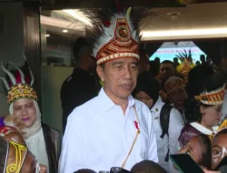 Jokowi Terkesan Lihat Fashion Show Karya Desainer PYCH Binaan BIN di Hari Anak Nasional 2024