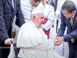 Paus Fransiskus Serukan Perdamaian dan Toleransi dalam Kunjungan ke Indonesia