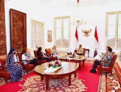 Sepuluh Tahun Jokowi: Stabilitas Ekonomi dan Pembangunan Inklusif untuk Indonesia”